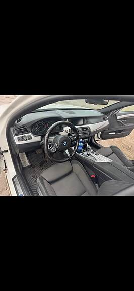 BMW 520d 3 of 5