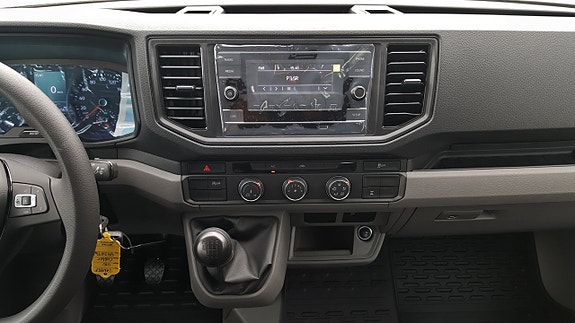 Volkswagen Crafter 13 of 26