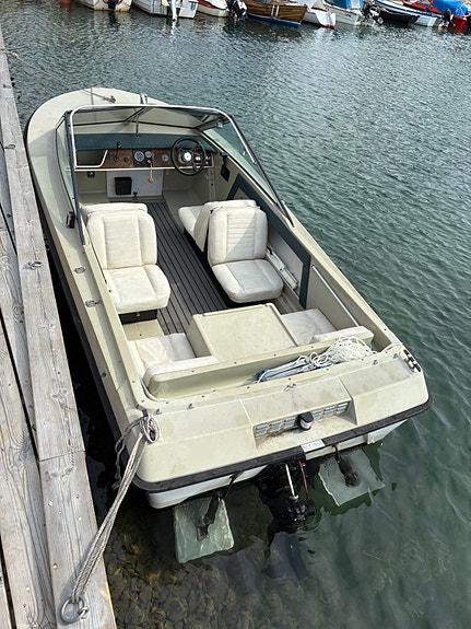 Coronet17 runabout 7 of 7