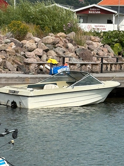 Coronet17 runabout 2 of 7