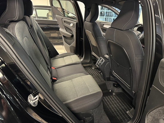 Volvo XC40 16 of 19