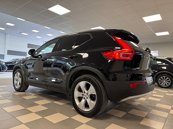 Volvo XC40 4 of 19