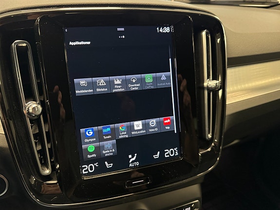 Volvo XC40 9 of 19