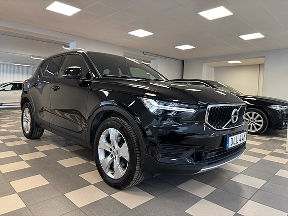 Volvo XC40 3 of 19