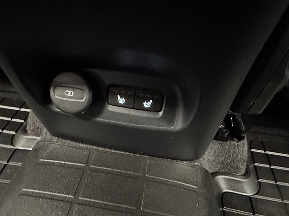 Volvo XC40 17 of 19
