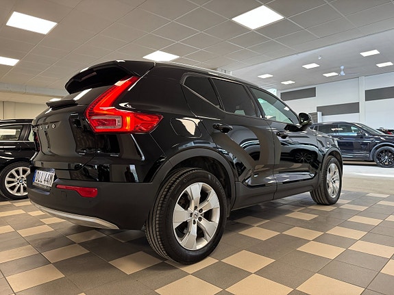 Volvo XC40 5 of 19