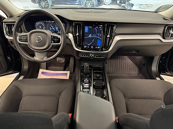 Volvo V60 Cross Country 6 of 19