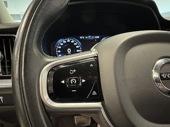 Volvo V60 Cross Country 12 of 19