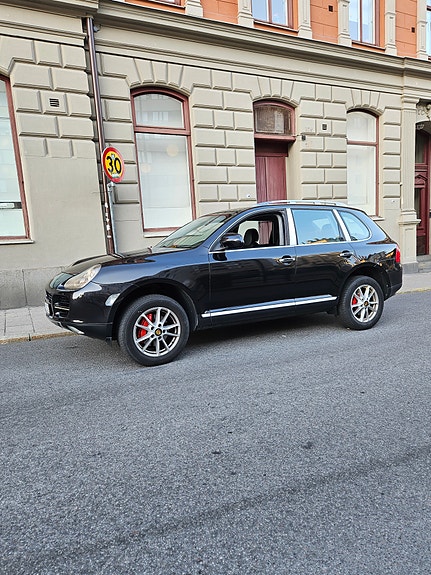 Porsche Cayenne 8 of 10