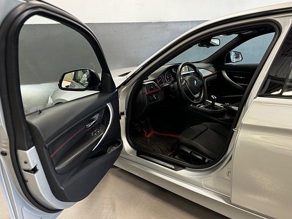 BMW 320d 14 of 25