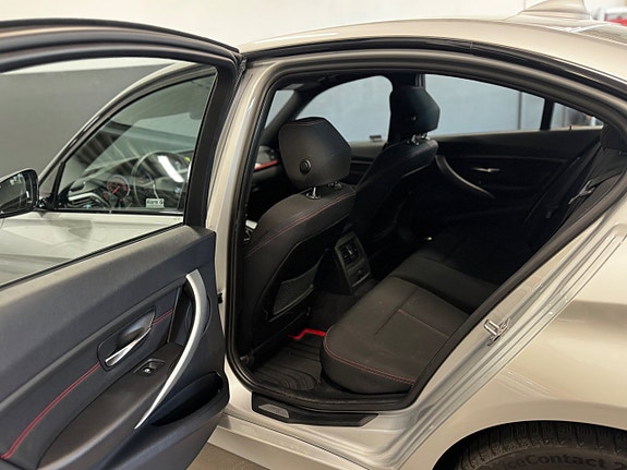 BMW 320d 15 of 25