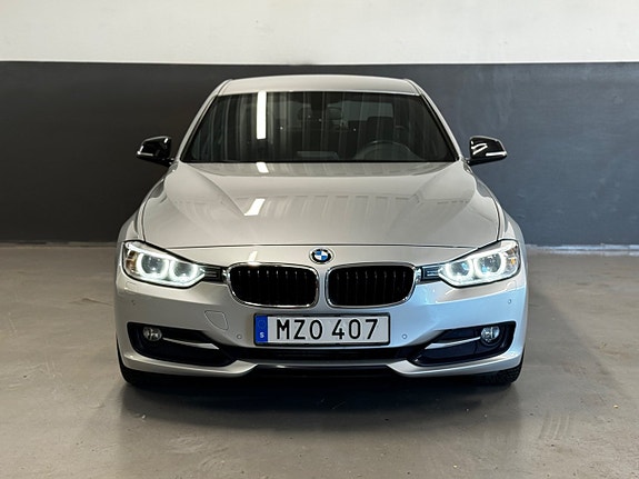 BMW 320d 3 of 25