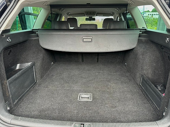 Volkswagen Passat 10 of 22