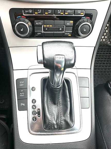 Volkswagen Passat 15 of 22