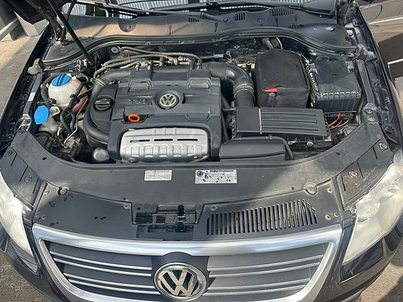 Volkswagen Passat 13 of 22