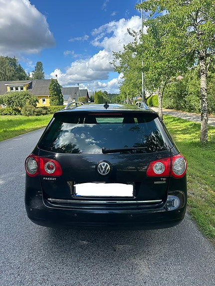 Volkswagen Passat 3 of 22