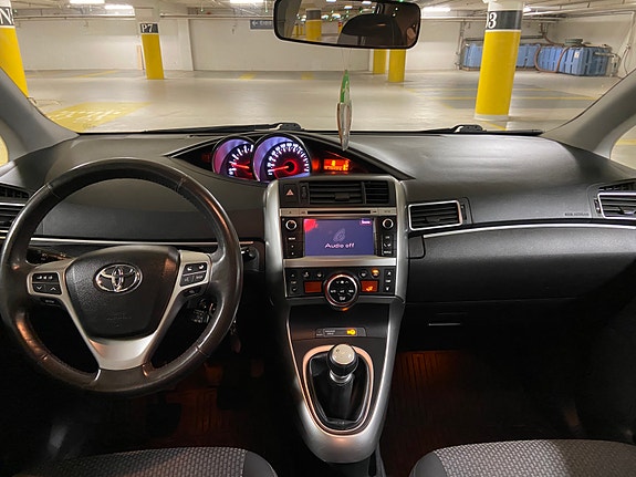 Toyota Verso 25 of 30