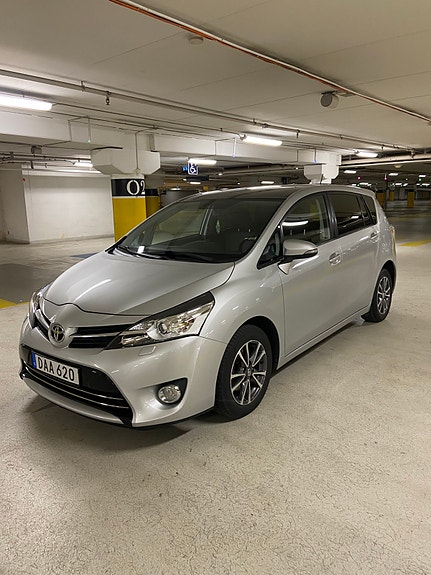 Toyota Verso 2 of 30