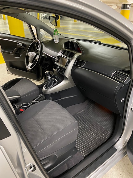Toyota Verso 12 of 30