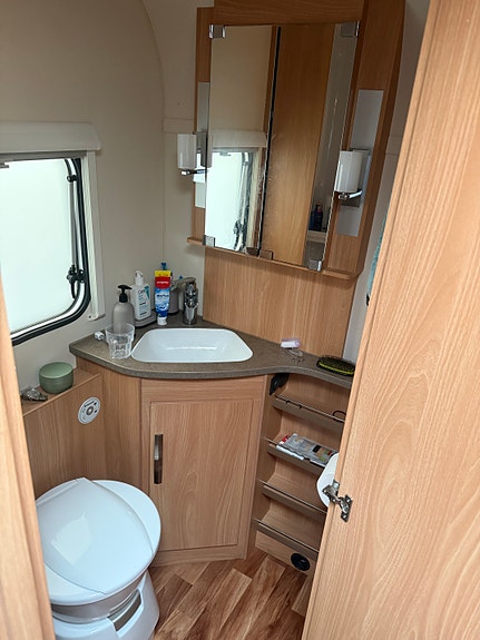 Knaus Sudwind 580 (barnkammarvagn) 8 of 10