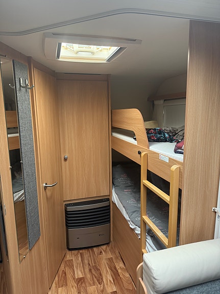 Knaus Sudwind 580 (barnkammarvagn) 7 of 10