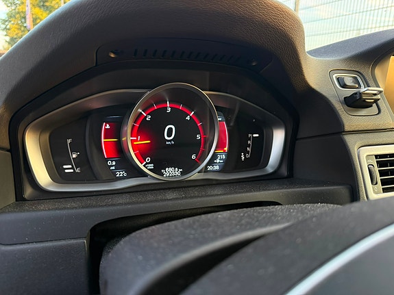 Volvo V70 4 of 6