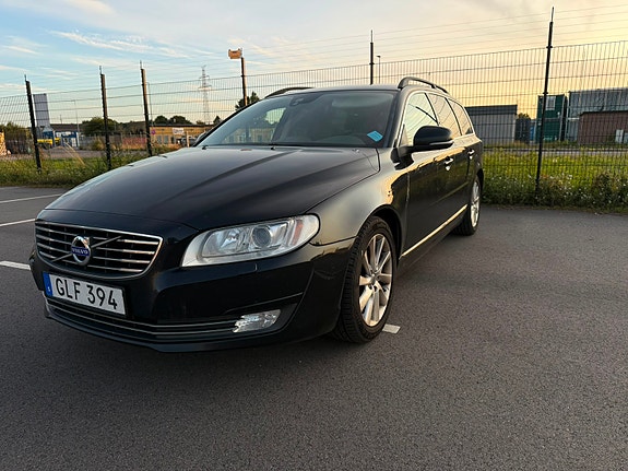 Volvo V70 2 of 6