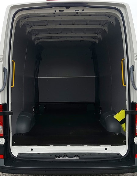 Volkswagen Crafter 13 of 25