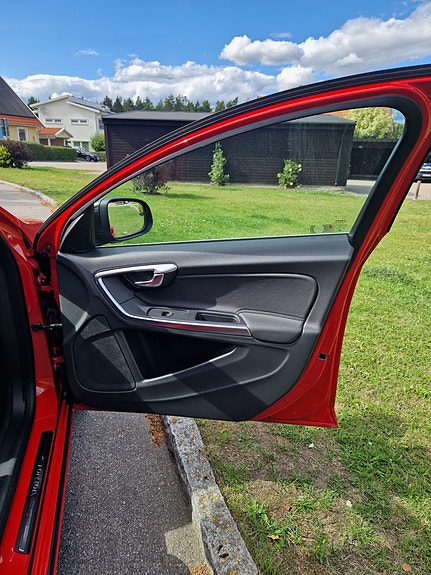Volvo V60 14 of 24