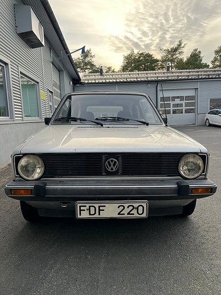 Volkswagen Golf I 2 of 10