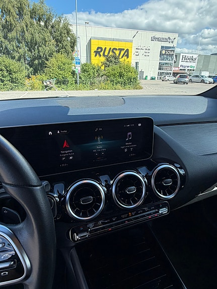Mercedes-Benz B180 6 of 7
