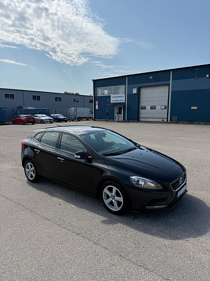 Volvo V40 3 of 6