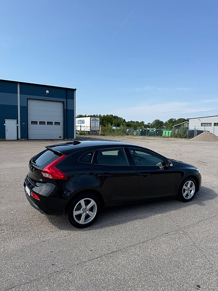 Volvo V40 4 of 6