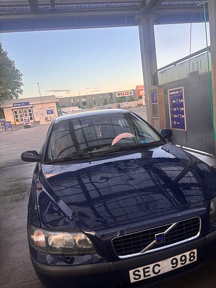 Volvo S60 3 of 6