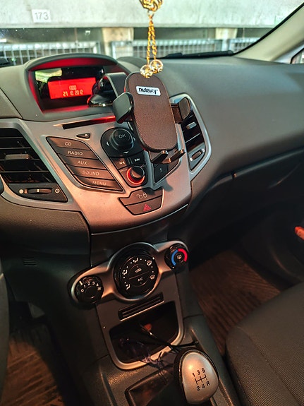 Ford Fiesta 8 of 9