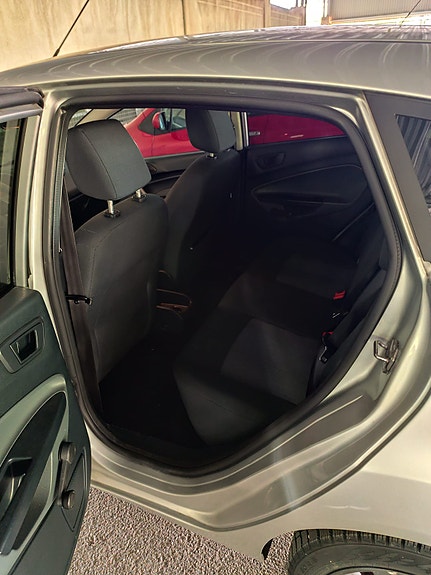 Ford Fiesta 7 of 9