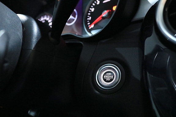 Mercedes-Benz C200 18 of 30