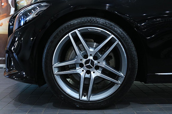 Mercedes-Benz C200 15 of 30