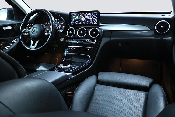 Mercedes-Benz C200 7 of 30