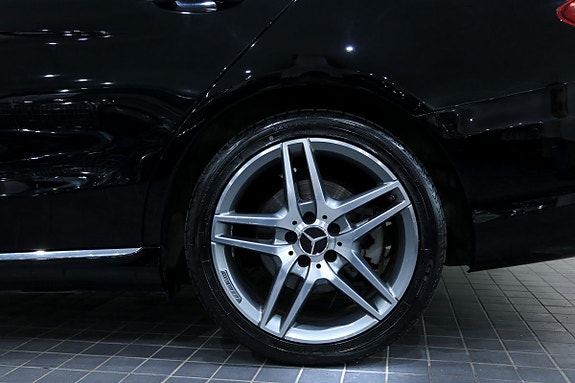 Mercedes-Benz C200 11 of 30