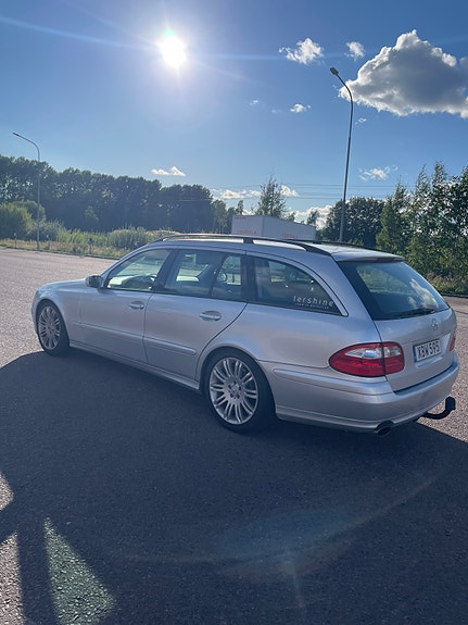 Mercedes-Benz E200 5 of 9