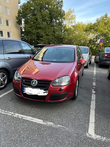 Volkswagen Golf V 2 of 3