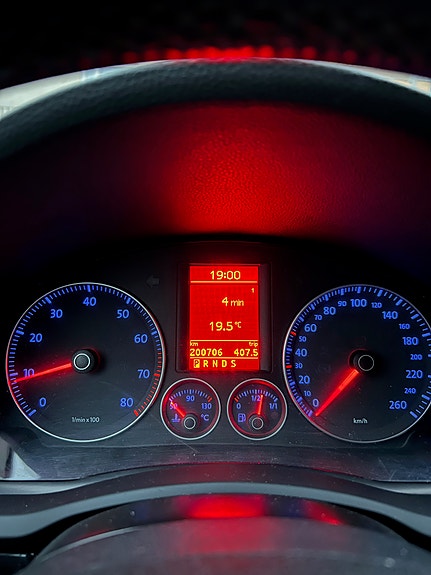 Volkswagen Golf V 3 of 3