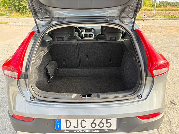 Volvo V40 Cross Country 16 of 25
