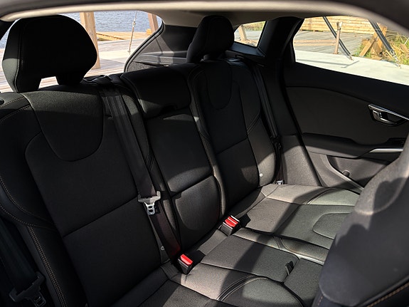 Volvo V40 Cross Country 19 of 25