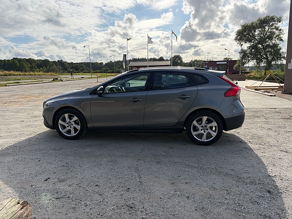 Volvo V40 Cross Country 5 of 25