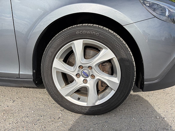 Volvo V40 Cross Country 10 of 25