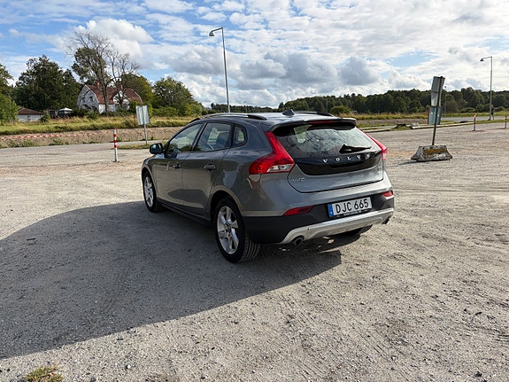 Volvo V40 Cross Country 4 of 25