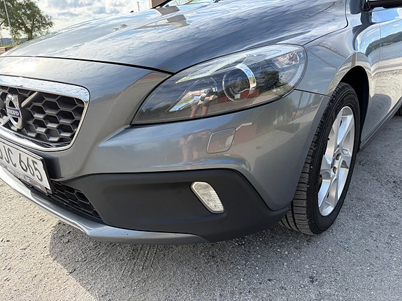 Volvo V40 Cross Country 7 of 25