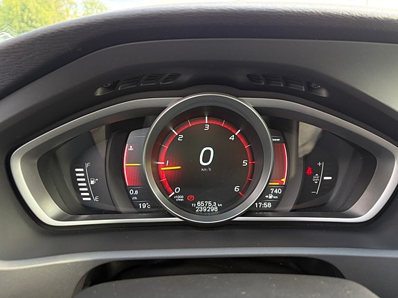 Volvo V40 Cross Country 22 of 25